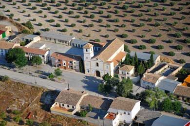 foto aerea de la igelsia en campo cámara en granada